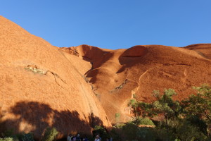 Uluru oder Ayers Rock, ein Muss im Touristen Programm und so fühlt es sich auch an.